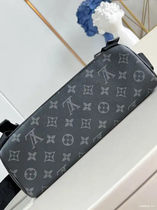 WIS Voyager VUITTON LOUIS Messenger PM-33*22.5*11CM 0704
